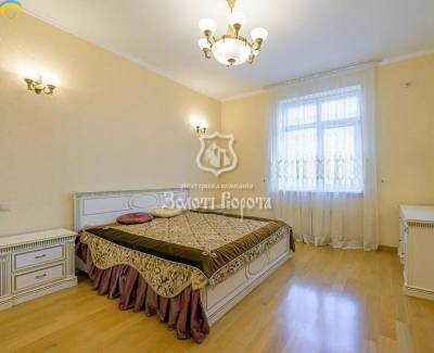 3-комн., 127 кв. м., Днепровский, 