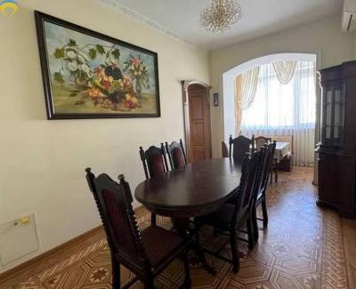 3-комн., 150 кв. м., Приморский, 